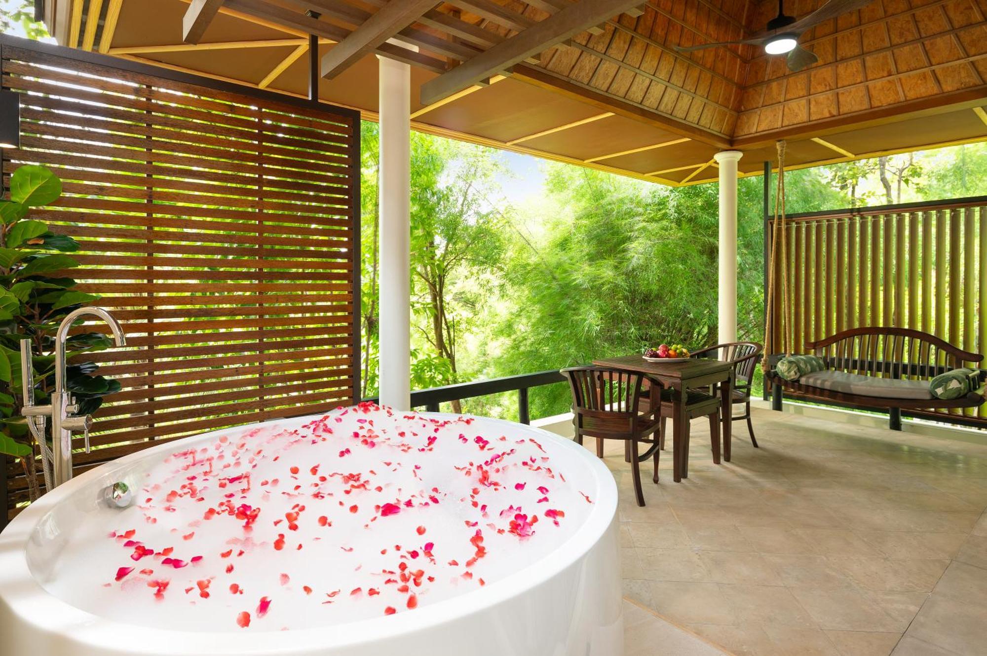 Springfield Village Golf & Spa Petchaburi Esterno foto