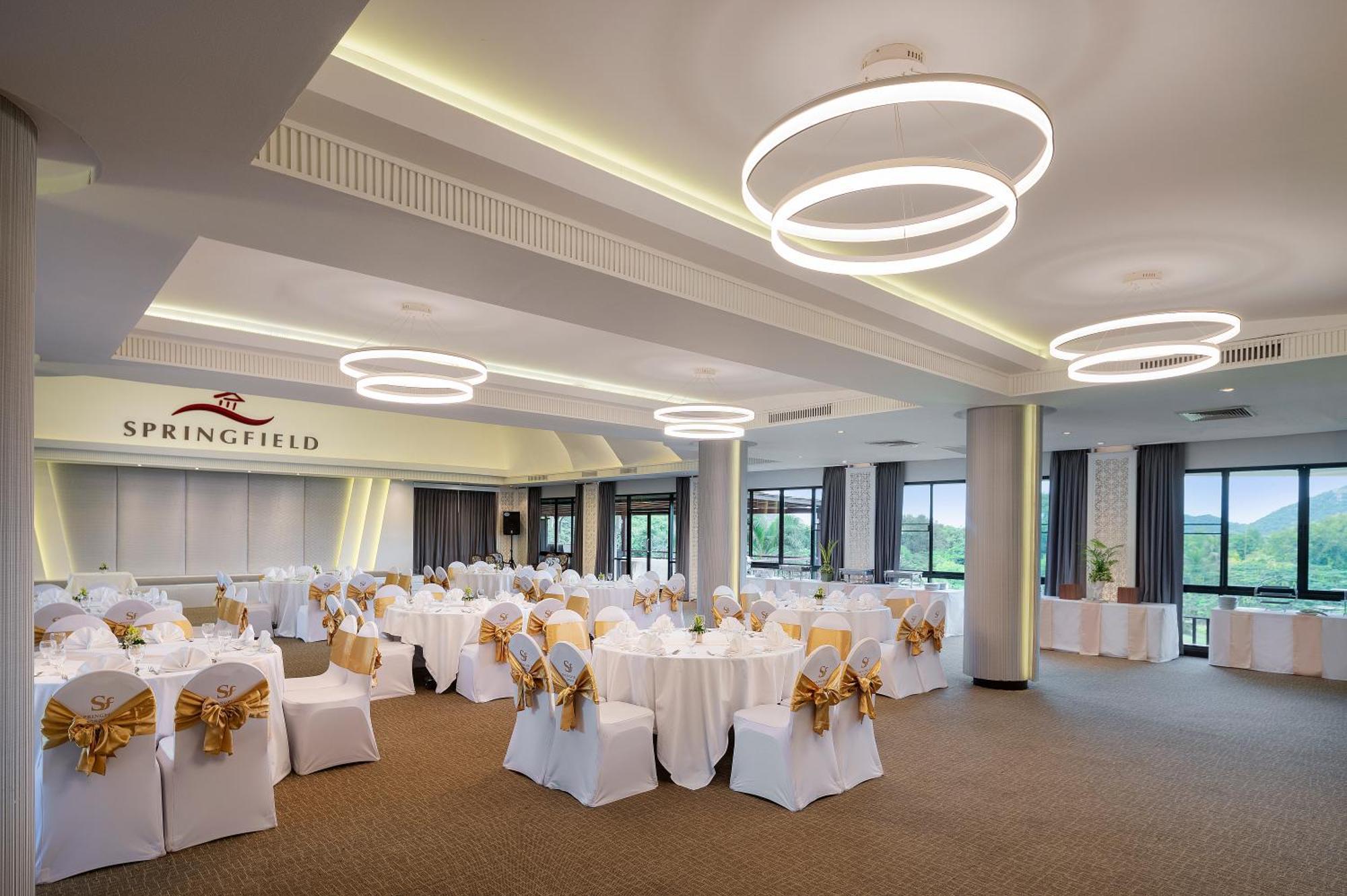 Springfield Village Golf & Spa Petchaburi Esterno foto