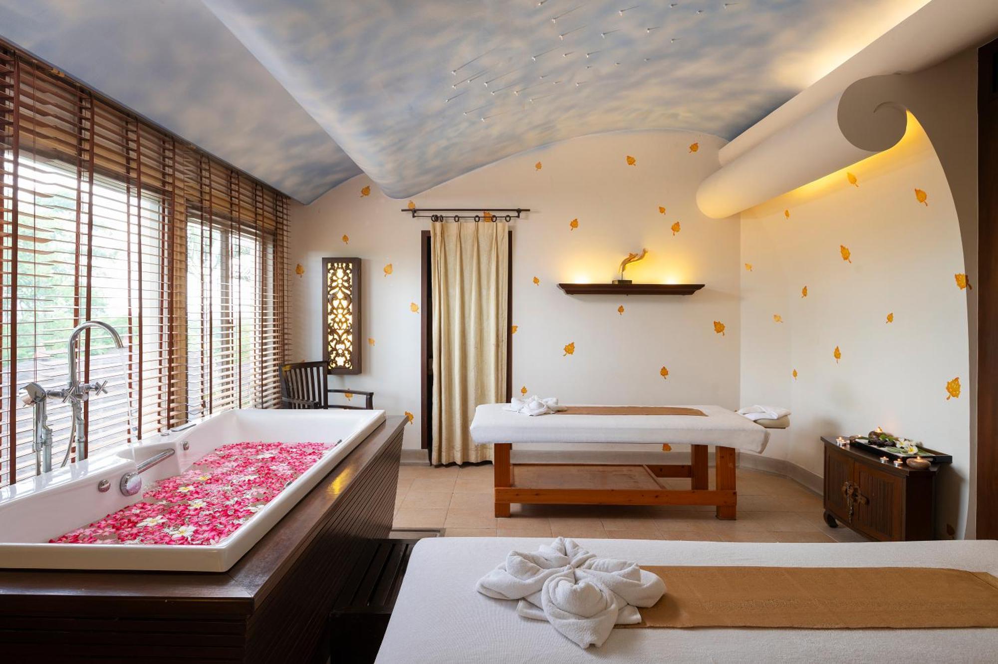 Springfield Village Golf & Spa Petchaburi Esterno foto